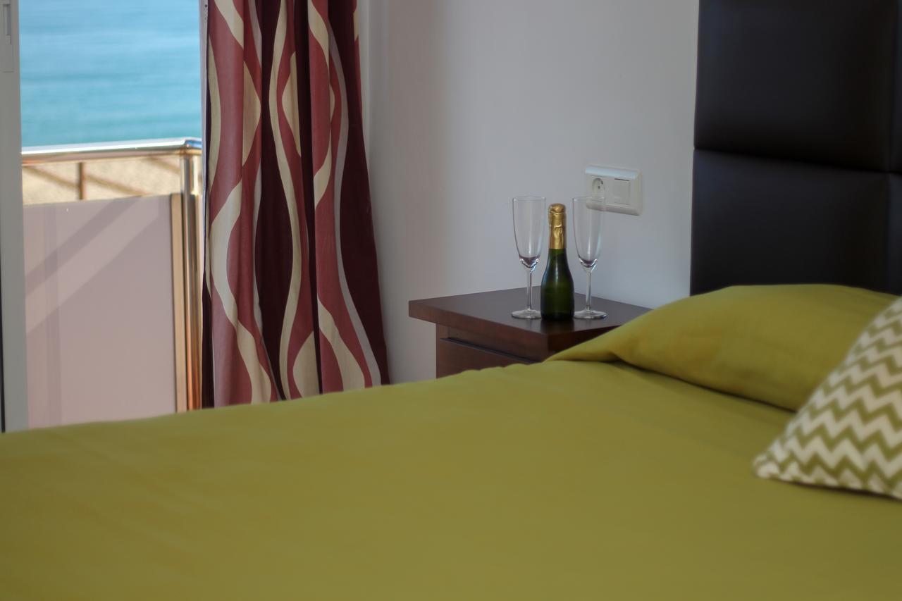 Hostal Esperanza Benajarafe Eksteriør billede
