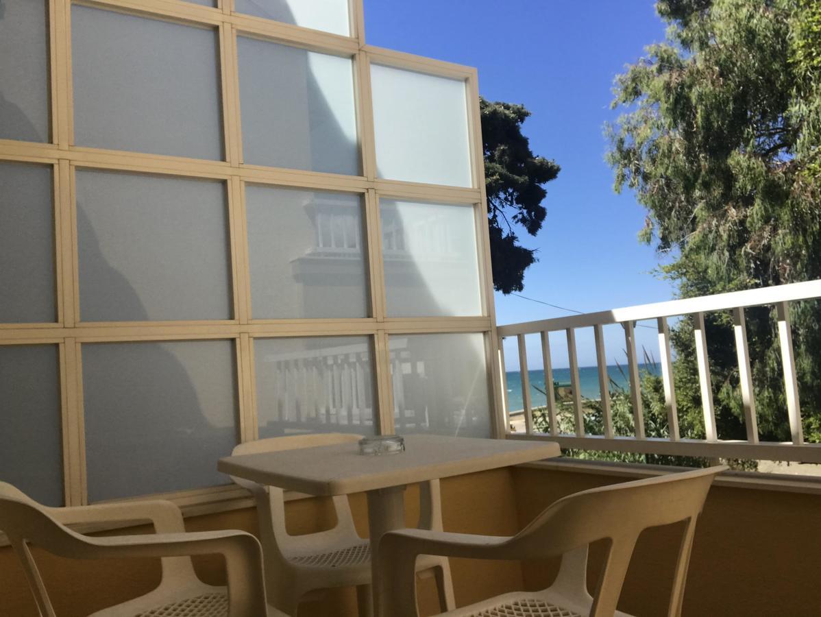 Hostal Esperanza Benajarafe Eksteriør billede